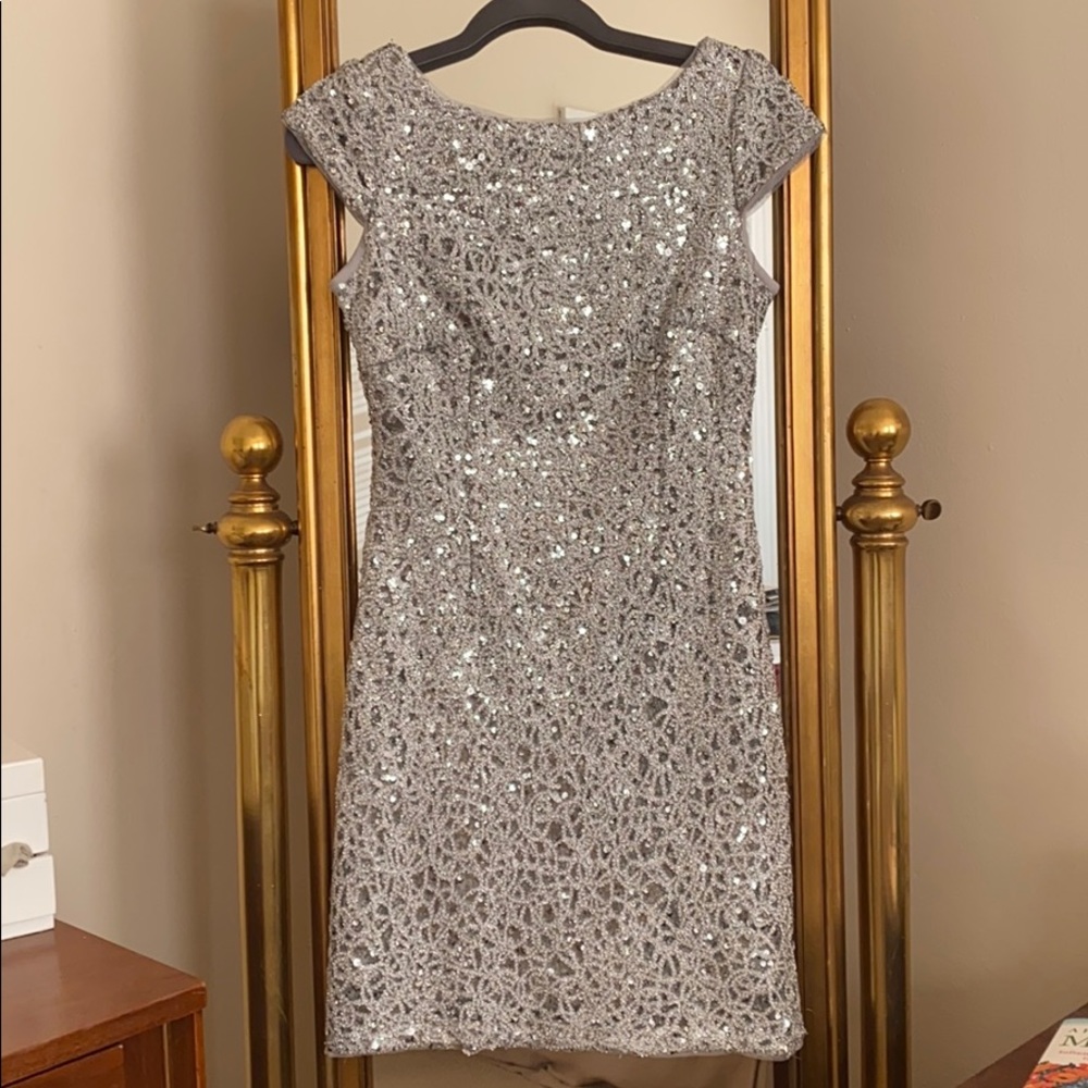 BRIDES TO BE 💕 Adrianna Papell Silver Sequence Dress